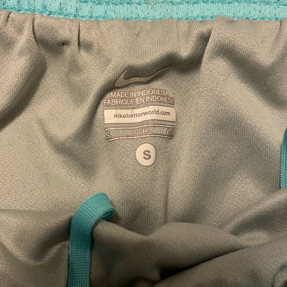 Nike Shorts - Picture 2 of 3